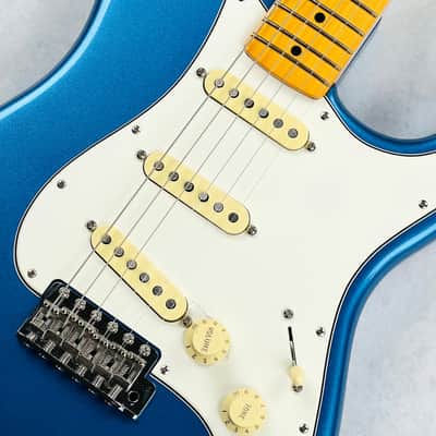 Fender American Vintage II 1973 Stratocaster Maple Fingerboard 2023 - Lake Placid Blue image 7