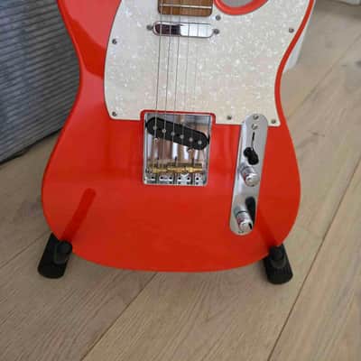 Sire Larry Carlton T7 2024 - Fiesta Red image 2