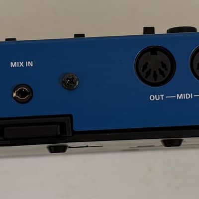 Roland SH-01A 2017 - BLUE w/KM25 keyboard + Decksaver image 7
