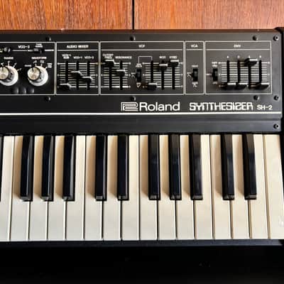 Roland SH-2 vintage analog synthesizer Perfect Working w/ original case image 3
