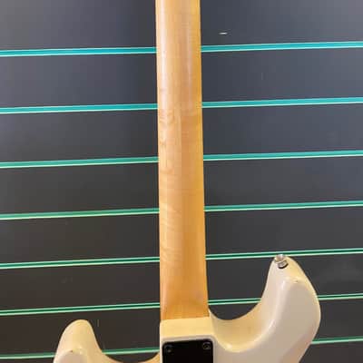 Peavey Predator White 1990-2000 Electric Guitar image 9