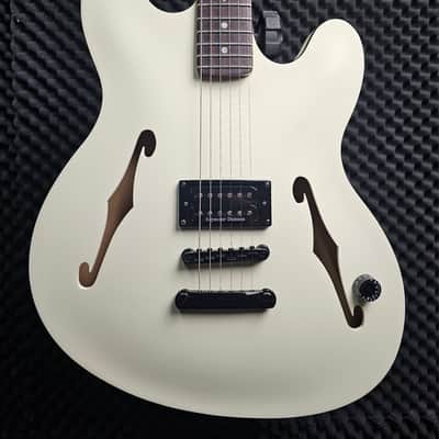 Fender Tom DeLonge Starcaster 2024 - Present - Olympic White image 1