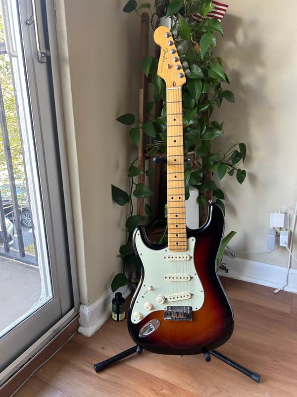 Fender American Deluxe Stratocaster 2011 - 2016 | Reverb
