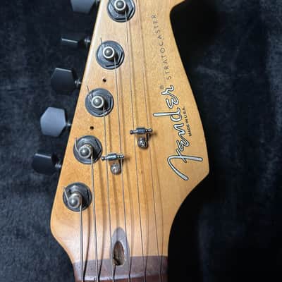 Fender American Standard Stratocaster with Rosewood Fretboard 1996 - 1997 - Sonic Blue image 6