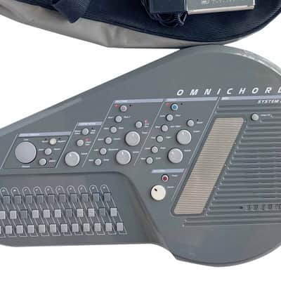 1989 Suzuki Omnichord OM-200m Vintage MIDI Electronic Autoharp Digital Synth & Drum & Idea Machine With OVP-3 Soft Shell Carrying Case Bag OM-200 OM200 System 200 image 2