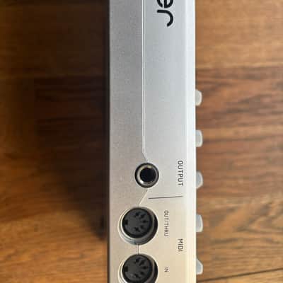 Behringer TD-3 Analog Bass Line Synthesizer 2019 - Present - Silver image 3