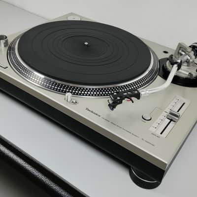 Technics SL-1200M3D Quartz Direct Drive Turntable System 2000s - Silver image 4