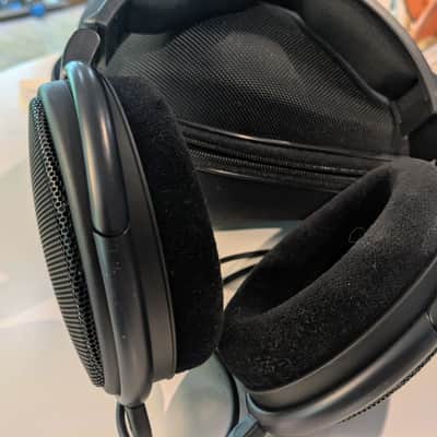 Sennheiser Massdrop HD 6XX Headphones With Case image 3