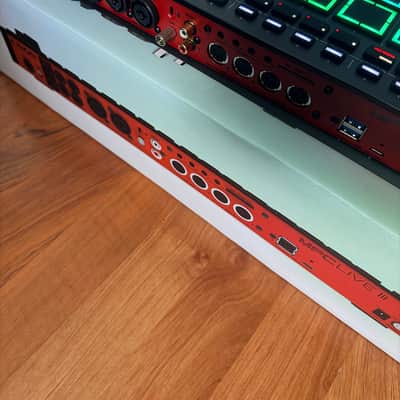 Akai MPC Live III 2026 - Like new image 3