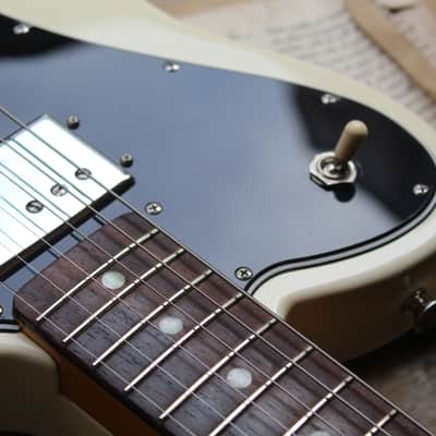 FENDER "American Vintage II 1977 Telecaster Custom, Rosewood Fingerboard, Olympic White" HARDCASE image 6