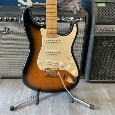 Fender 50th Anniversary American Deluxe Stratocaster 2004 - Sunburst used image 5
