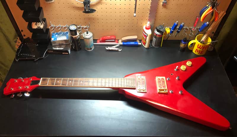 VINTAGE ANTARES FLYING V FOR PARTS & REPAIR 80s - RED image 1