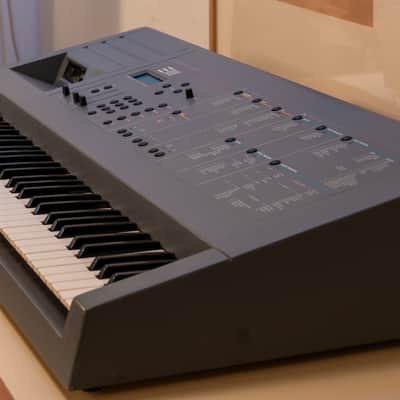 E-MU Systems Emulator III 61-Key 16-Voice Sampler Workstation 1987 - Grey image 2