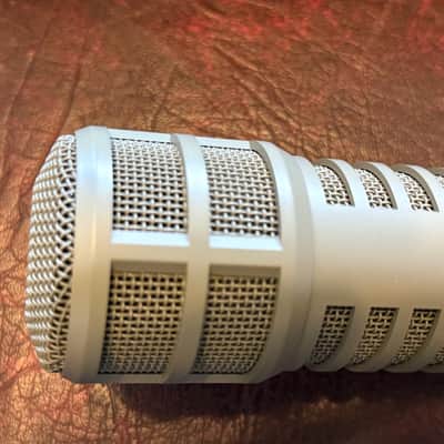 Electro-Voice RE20 Cardioid Dynamic Microphone - Gray - Mint