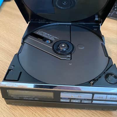 Sony D-50 & EBP-380 Mid 80s - Mint image 9