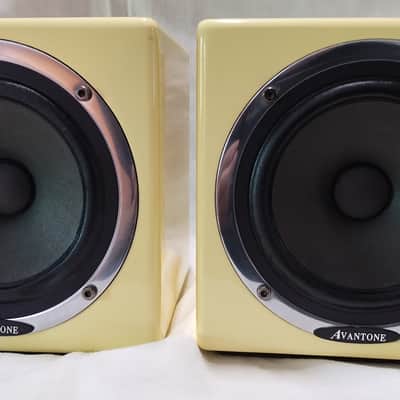 Avantone Pro Active MixCubes (Pair) 2011 - Present - Buttercream image 2