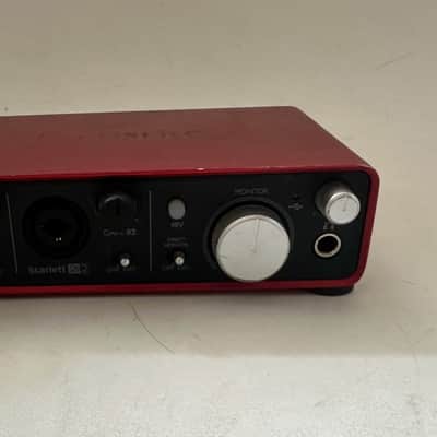 Focusrite Focusrite Scarlett 2i2 Audio Interface 1st Generation Red 2015 - Red image 6