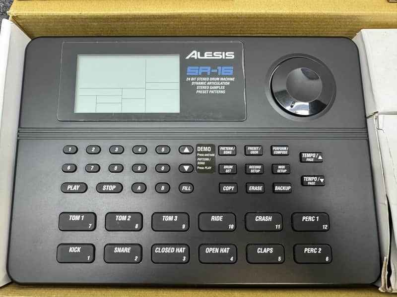 Alesis sa-16 1990-Now - Black image 1
