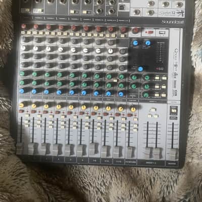 Soundcraft Signature 12 MTK - Gearspace