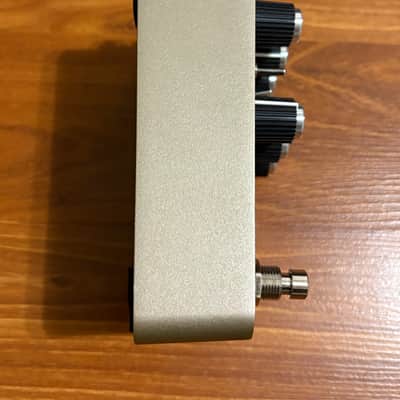 Universal Audio Golden Reverberator 2021 - Present - Gold image 2