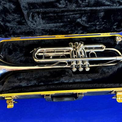 Bach TR300H2 Bb Silver Trumpet, Beautiful Condition! image 14