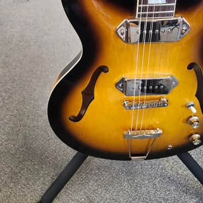 Used 2010 Epiphone Casino Reissue (2005 - 2022) - Sunburst with Epiphone Case image 4