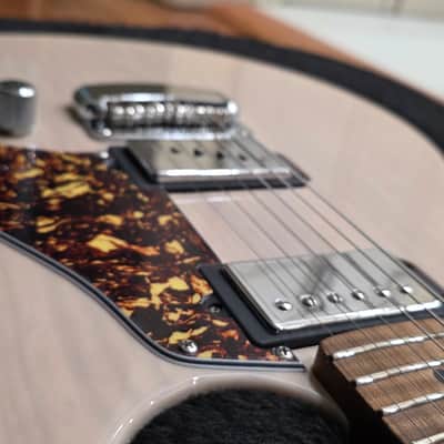 Ernie Ball Music Man James Valentine Signature HT image 2
