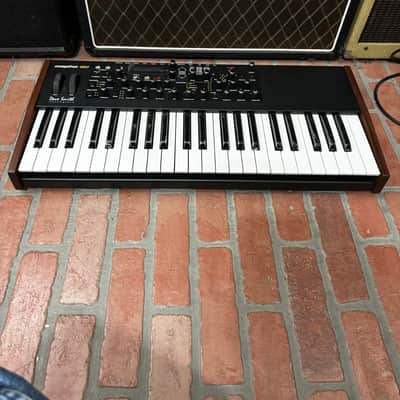 Dave Smith Instruments Mopho SE 42-Key Monophonic Synthesizer 2014 - 2016 - Black with Wood Sides image 2