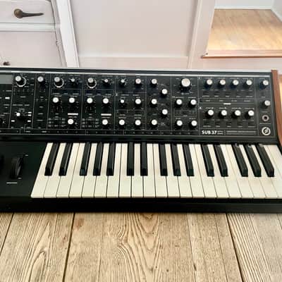 Moog Sub 37 Tribute Edition 2010s - Black