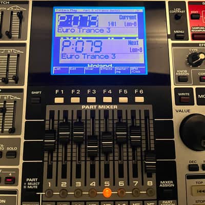 Roland MC909 Groovebox Excellent Condition image 2