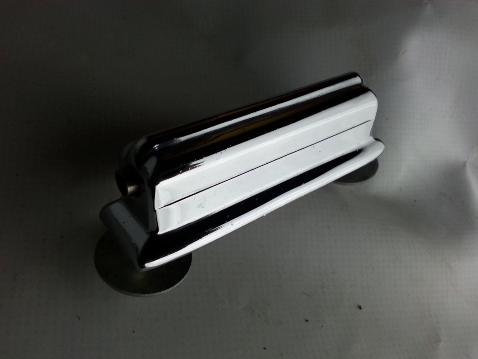 Rogers Beavertail Bass Drum Lug Chrome Tower/Luxor Center 60s Vintage* - Mint / 6.95/24.95 — main photograph