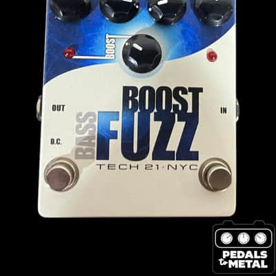 Tech 21 T21-BBF Analog Bass Boost Fuzz 2010s - White - X17527 image 2
