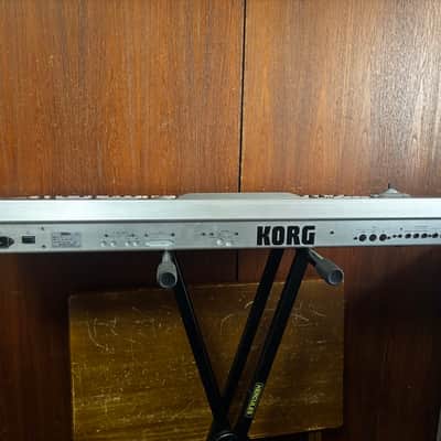 Korg TRINITY V3 MUSIC WORKSTATION 61 key Z1 MOSS w/ case image 9