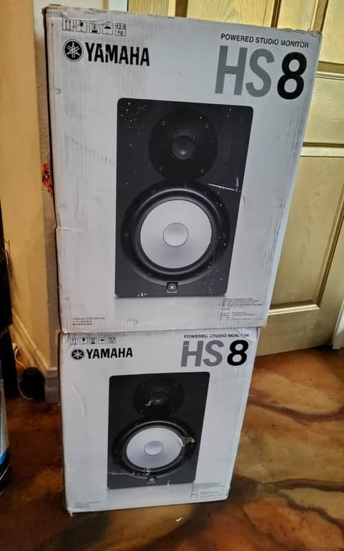 Yamaha HS8 Powered Studio Monitor (Pair) 2015 - Present - Black image 1
