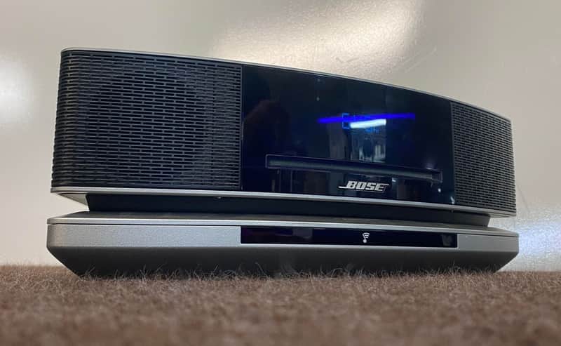 BOSE SoundTouch IV and Pedestal silver Model 412634-SM2. Serviced