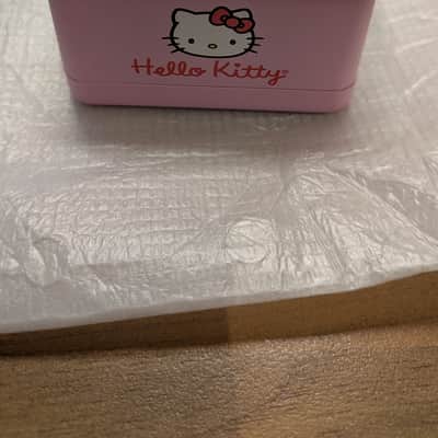Fender Hello Kitty Fuzz Pink - Limited edition image 6