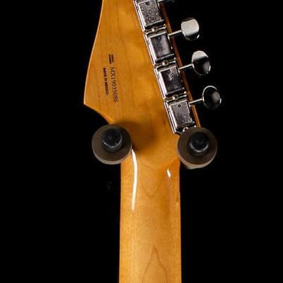 Fender Vintera '60s Stratocaster 3-Tone Sunburst-MX19035086 image 6