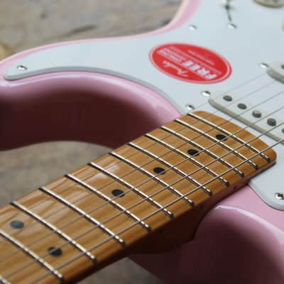 SQUIER "LIMITED Classic Vibe™ '50s Stratocaster Hard Tail, Maple Fingerboard, Parchment Pickguard, Shell Pink" 3, 06 KG image 4