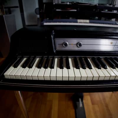 Wurlitzer 200A 64-Key Electric Piano 1974 - 1983 - Black image 3