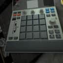 Akai MPC Key 61 and mpc sample like new with boxes and 1000 gig hard drive Standalone Workstation Synthesizer 2022 - Present - Black