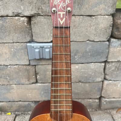 Vintage 1940’s 1950’s Regal Wendell Hall TV Concert Ukulele Regal image 3