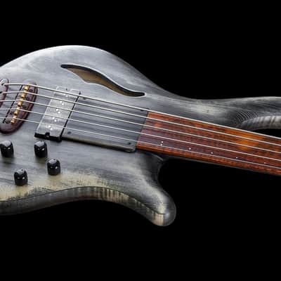 Mayones Patriot MR Fretless 5 Antique Black Snakewood Fingerboard image 4