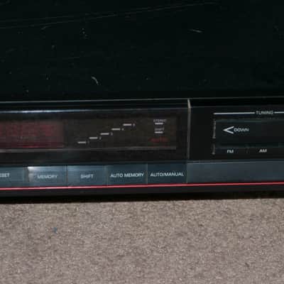 Nikko NT 100 FM-AM Tuner image 3