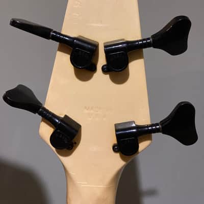 Gibson IV Bass 1987 Pearl White image 10
