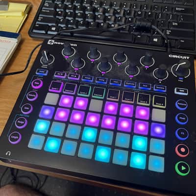 Used "like new" Novation Circuit Groovebox image 1