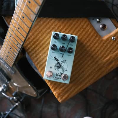 Walrus Audio Voyager MKII Pre-Amp Overdrive Pedal, Seafoam image 2