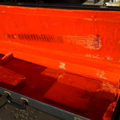 Fender hardshell guitar case for 1972-1977 Stratocaster + Telecaster, with Vintage 1970s mojo! image 10