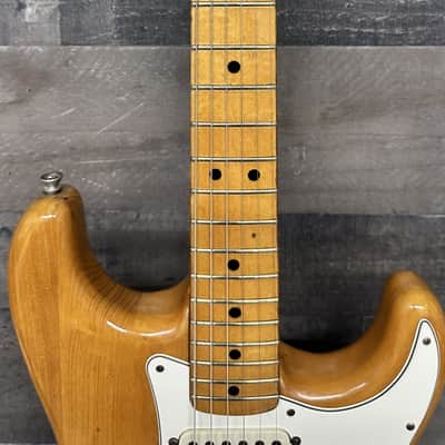 1975 Fender Stratocaster Natural Solid Body Electric Guitar, Serial #657426.. image 3