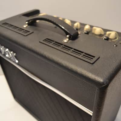 Vox Valvetronix VT40+ 40-Watt 1x10 Modeling Guitar Combo 2010s - Black image 3