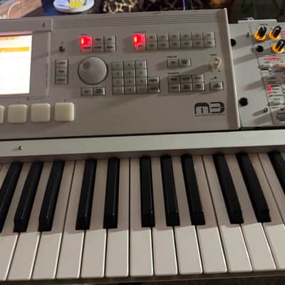 Korg M3 73 2010s - Gray image 3